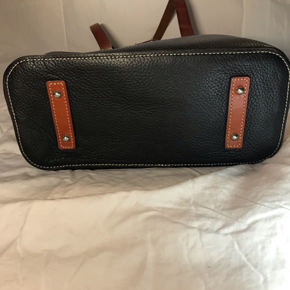 Beautiful classic Dooney and Bourke - Picture 3 of 10